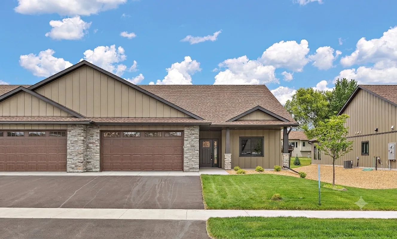 1043 Legend Lane — twin home in River Falls, WI
