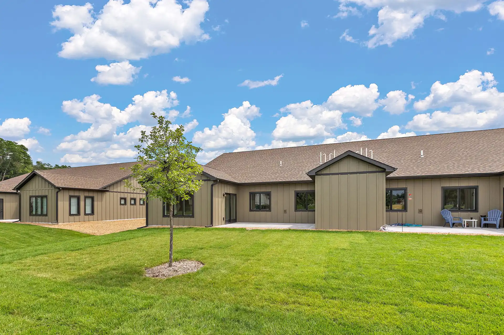 1043 Legend Lane photo 6