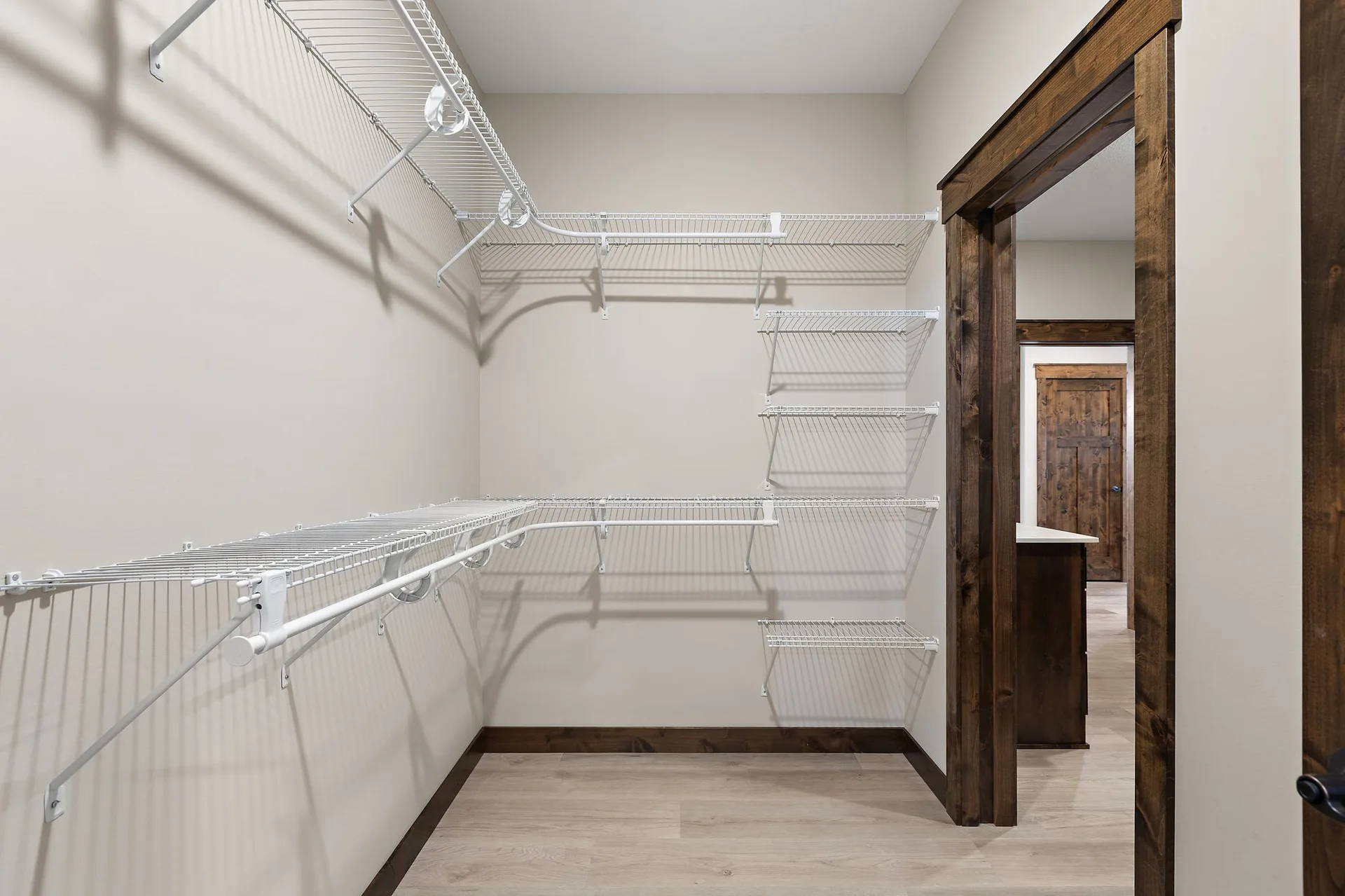1043 Legend Lane photo 7