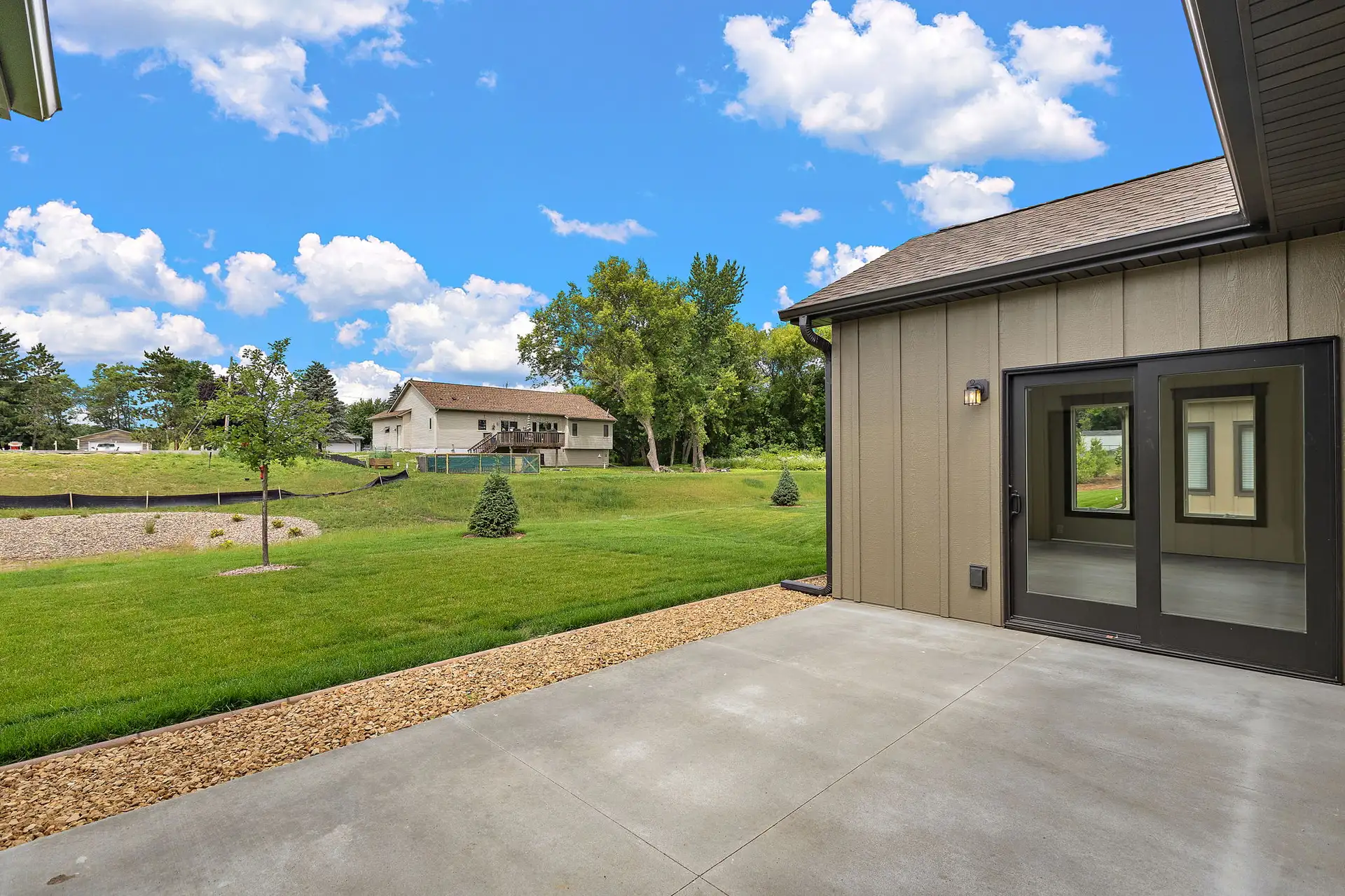 1043 Legend Lane photo 8