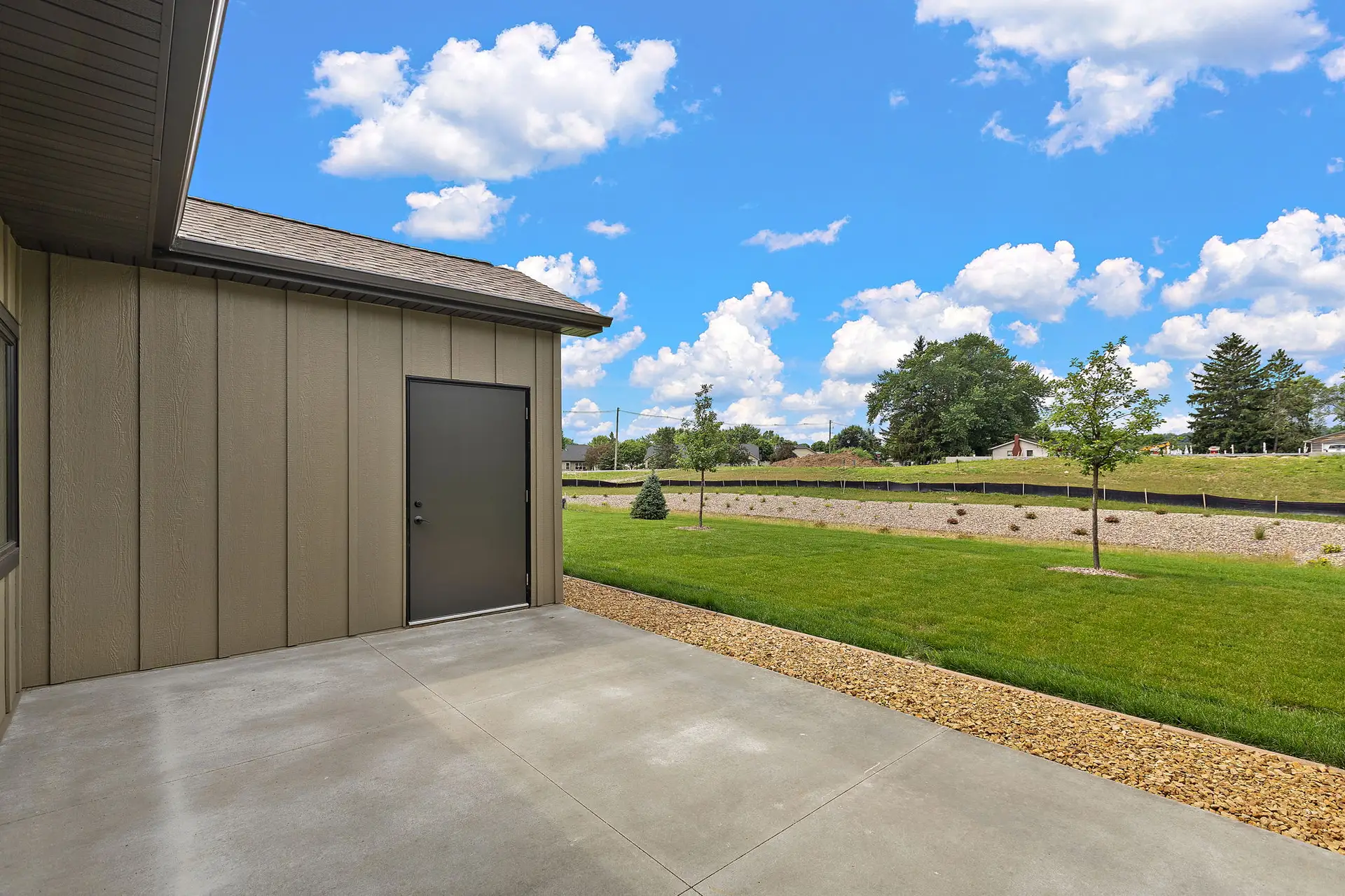 1043 Legend Lane photo 9