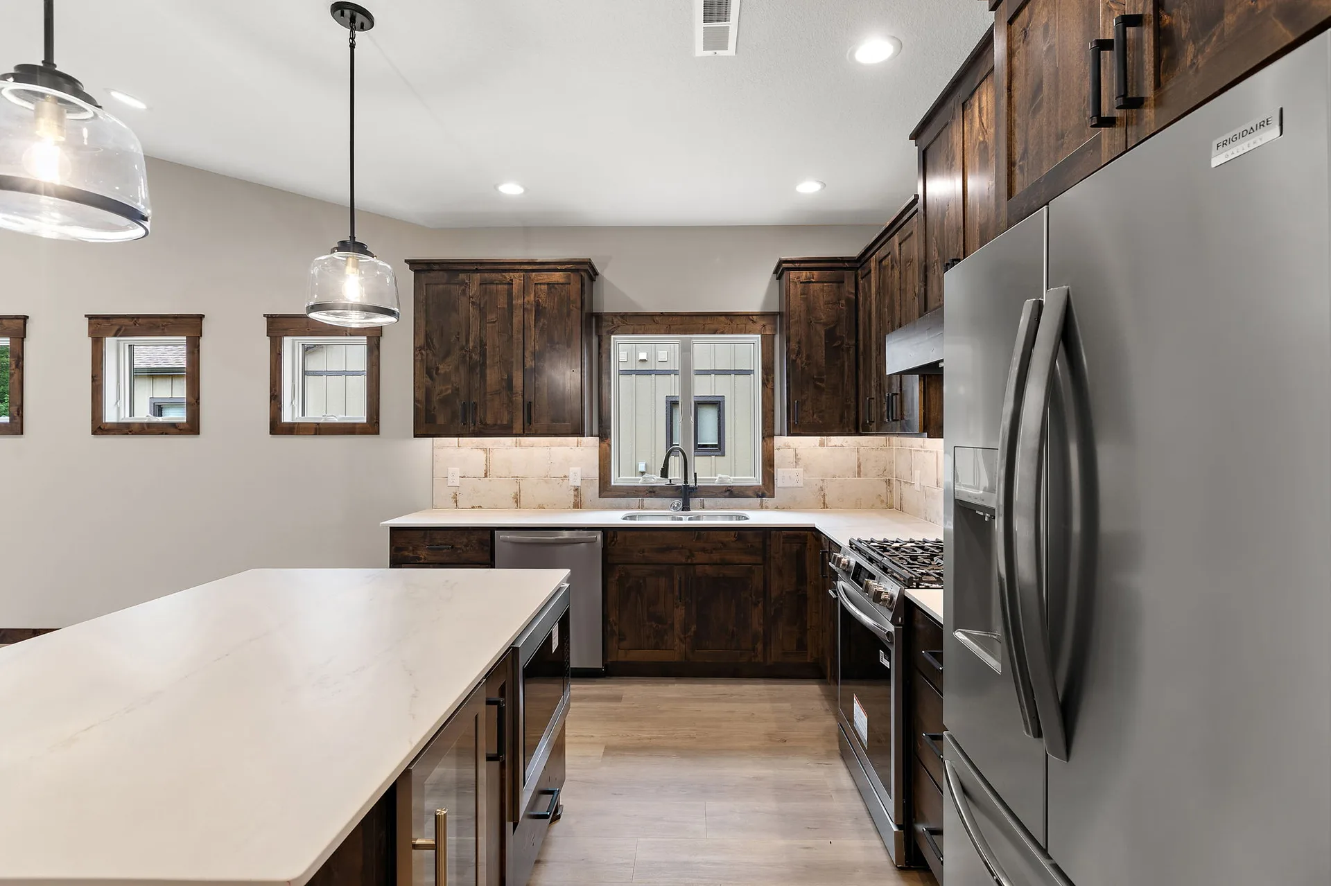 1043 Legend Lane photo 11