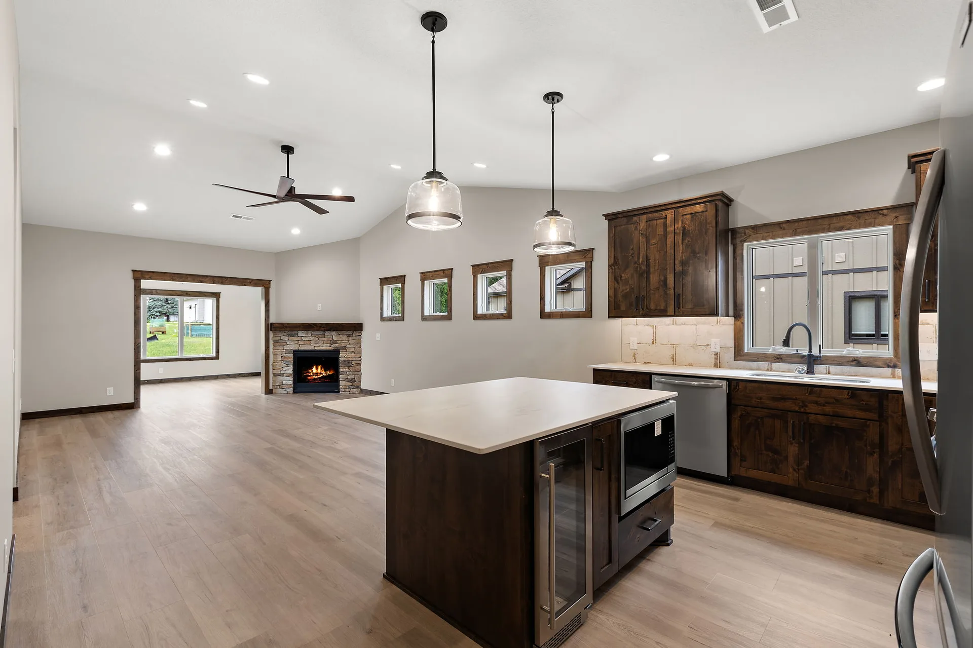 1043 Legend Lane photo 12