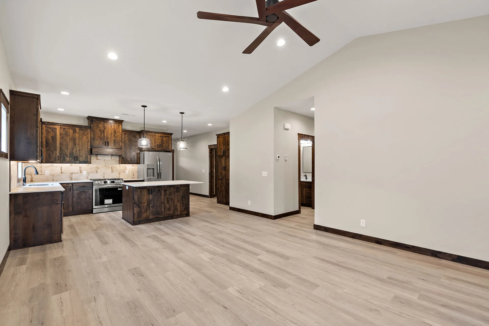 1043 Legend Lane photo 16