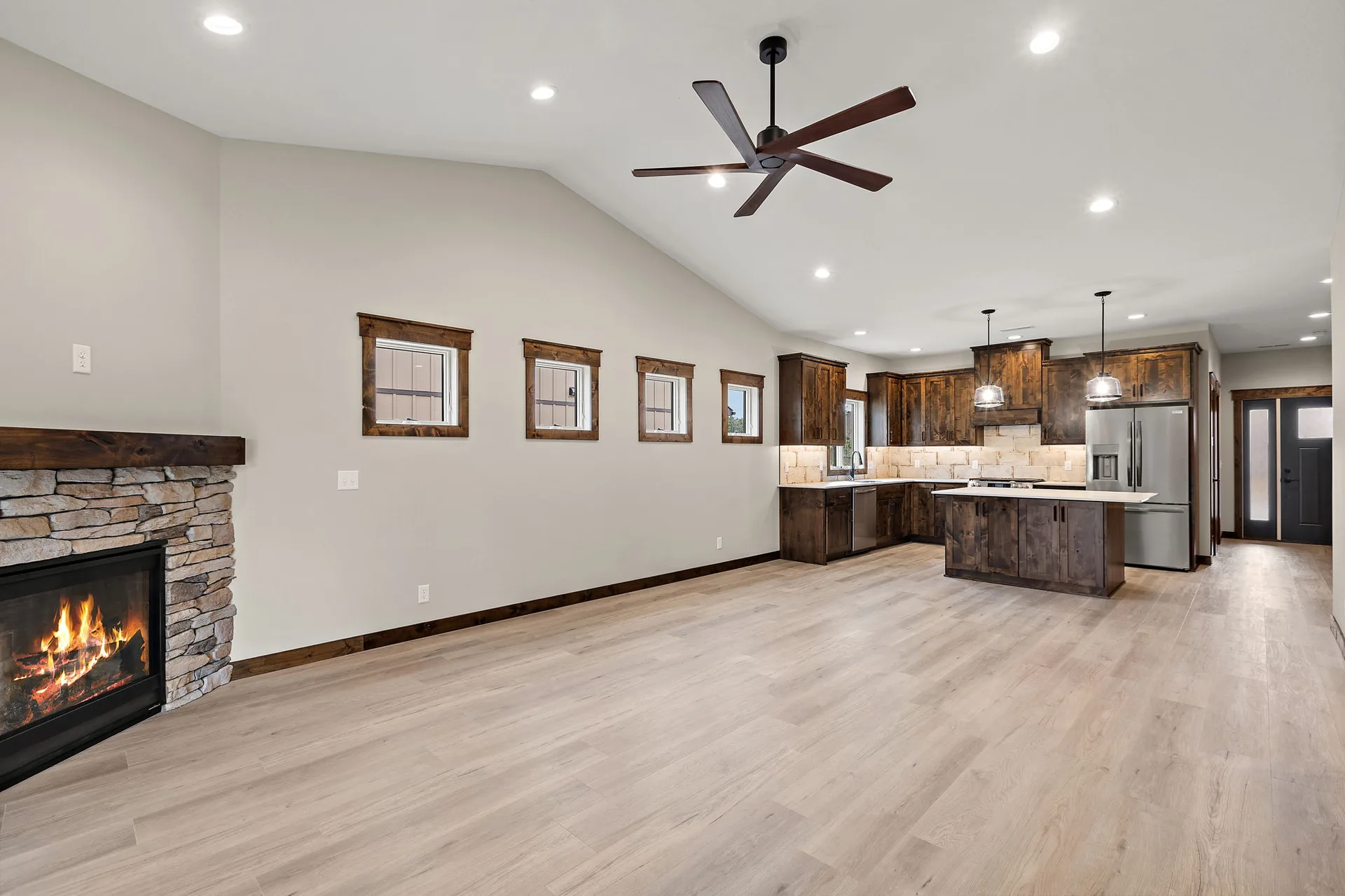 1043 Legend Lane photo 17