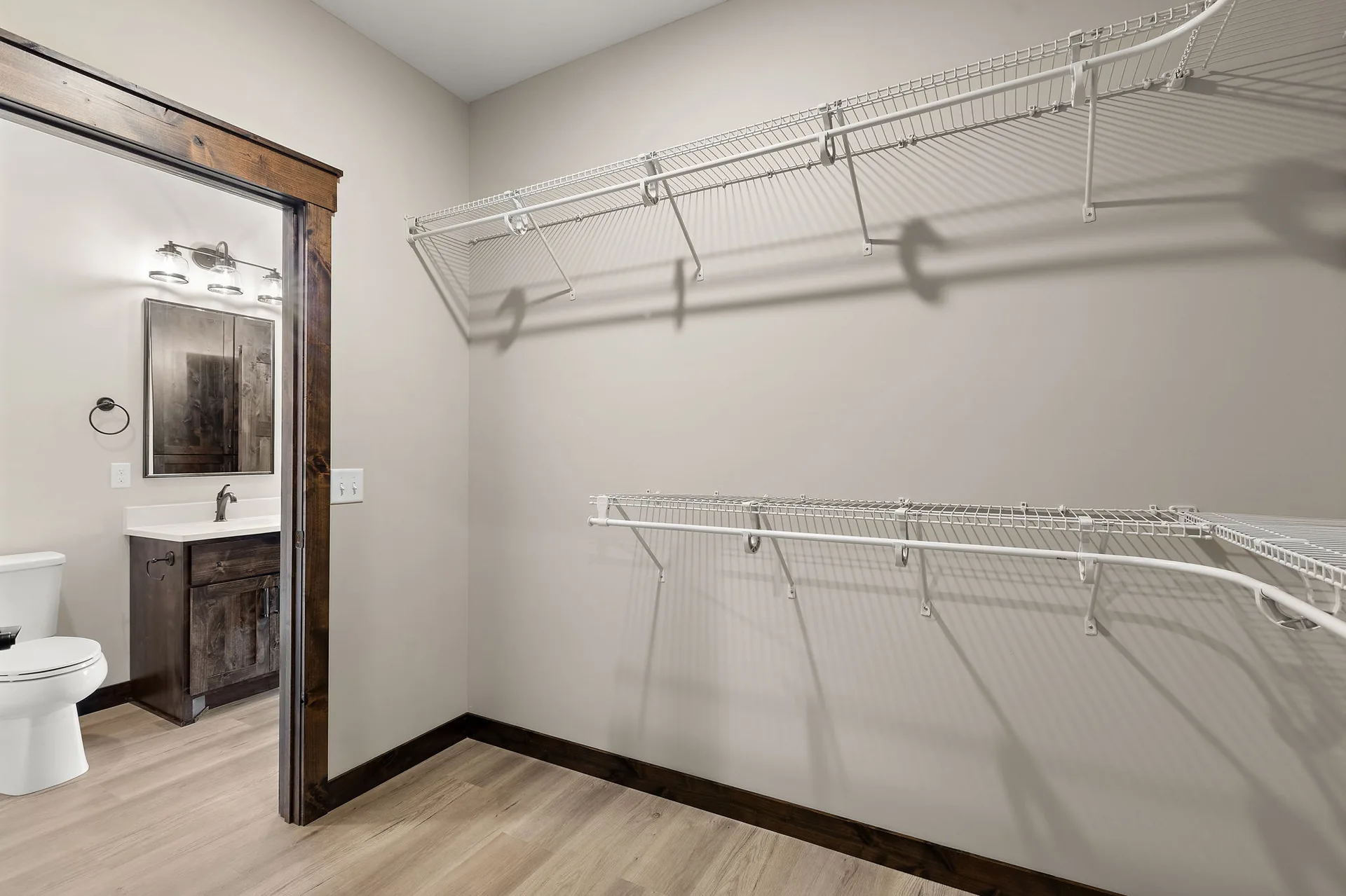 1043 Legend Lane photo 21