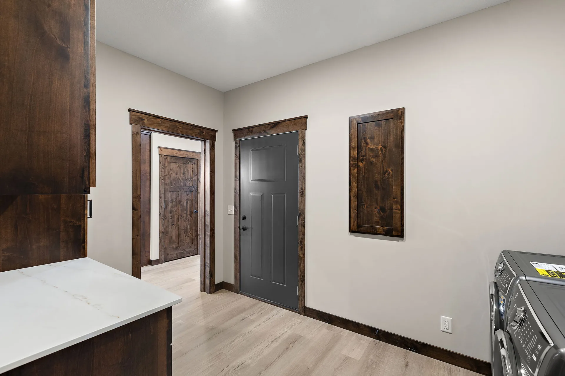 1043 Legend Lane photo 22