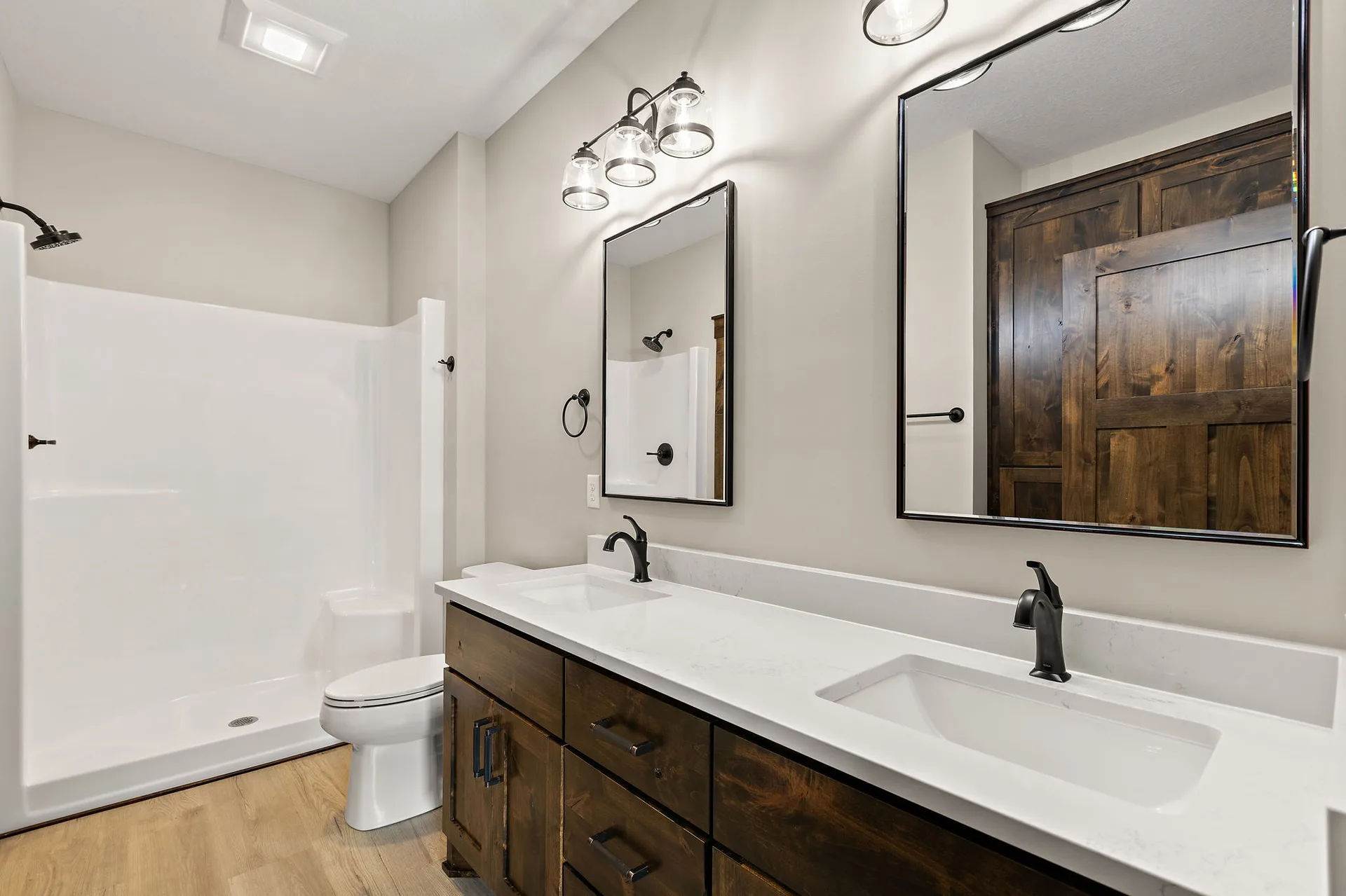 1043 Legend Lane photo 33