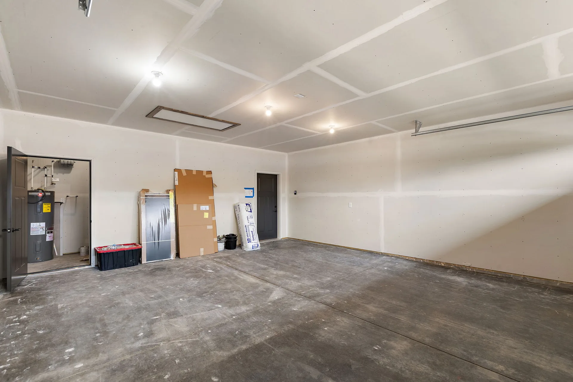 1043 Legend Lane photo 36