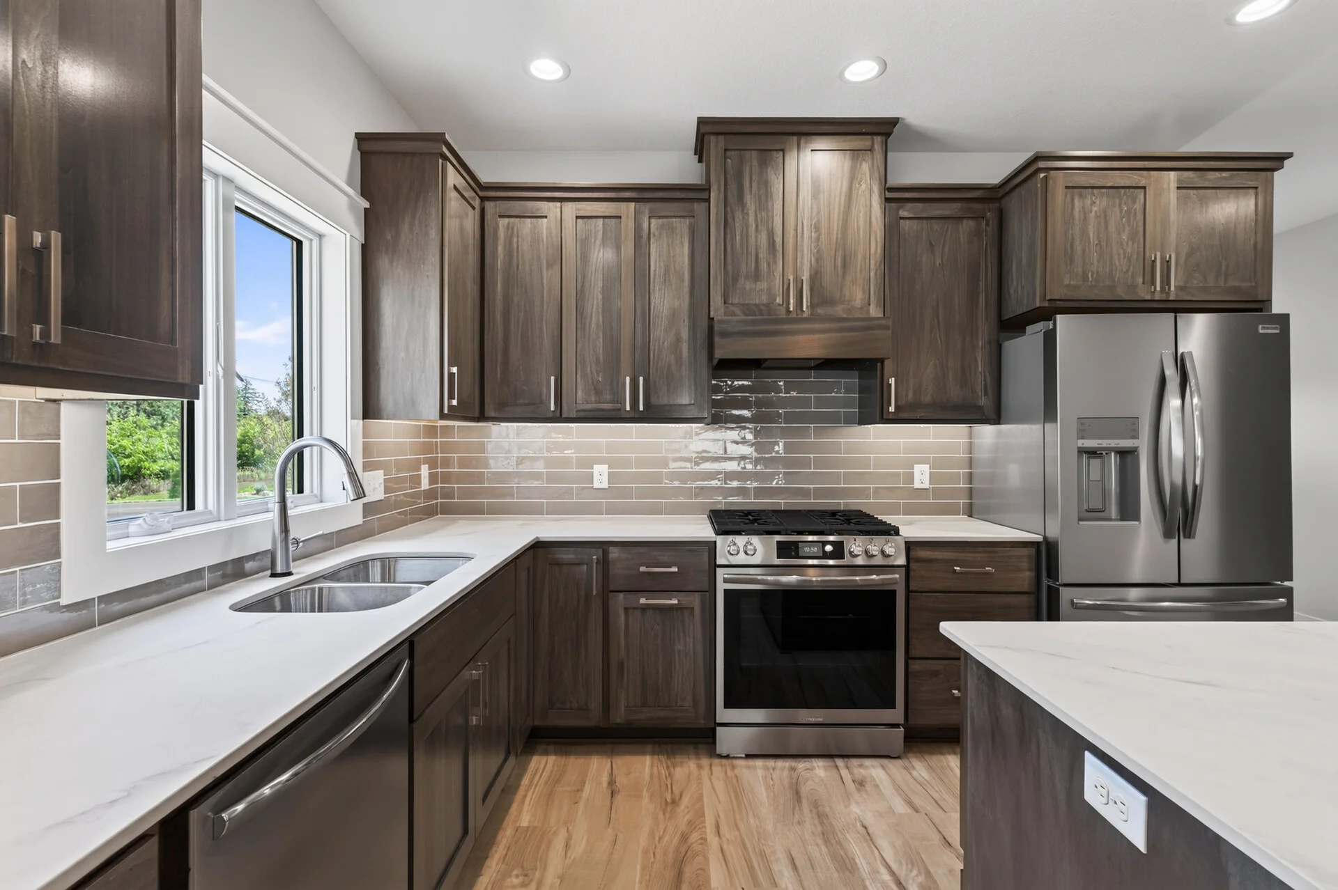 1092 Legend Lane photo 10