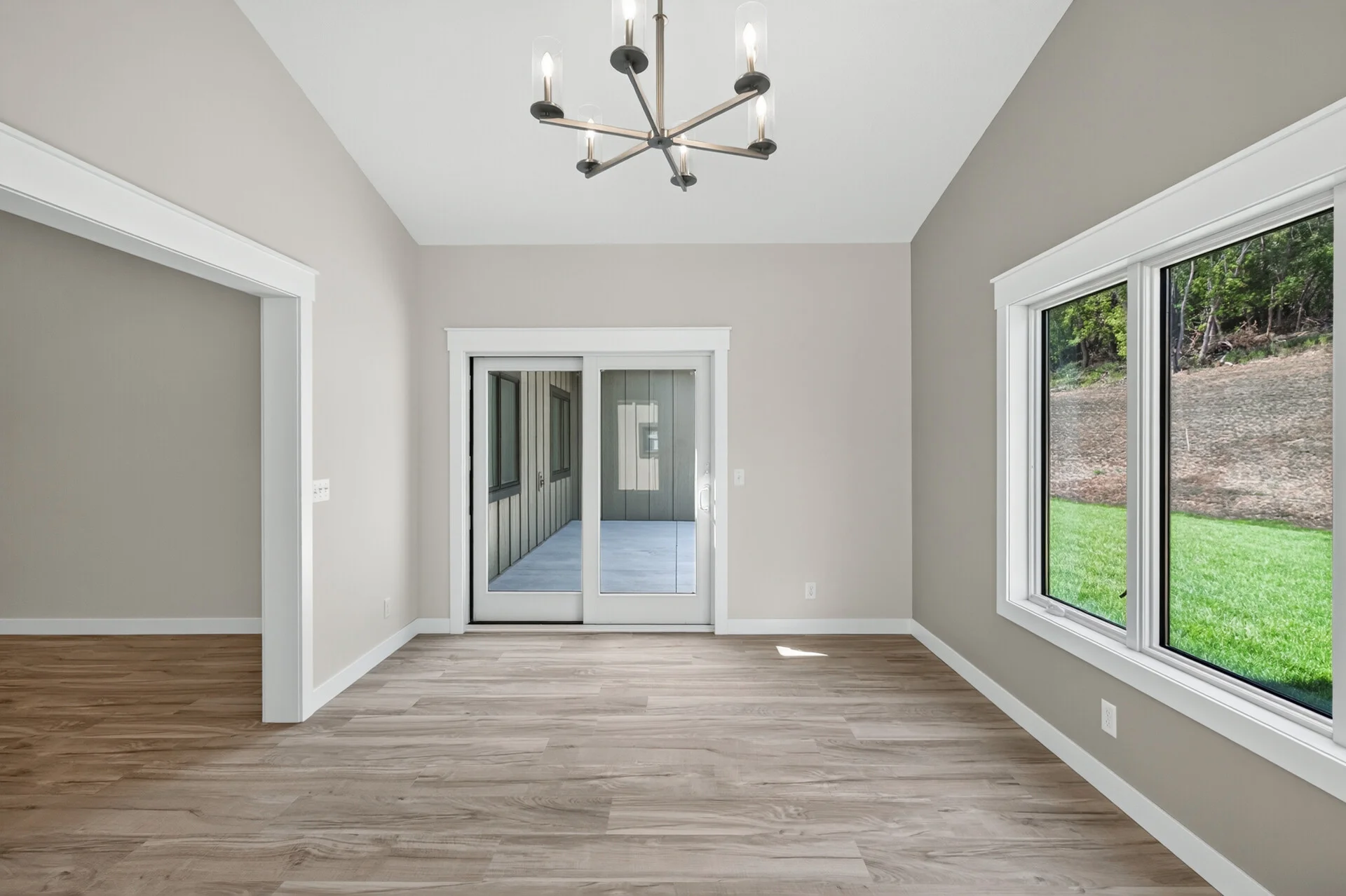 1092 Legend Lane photo 17