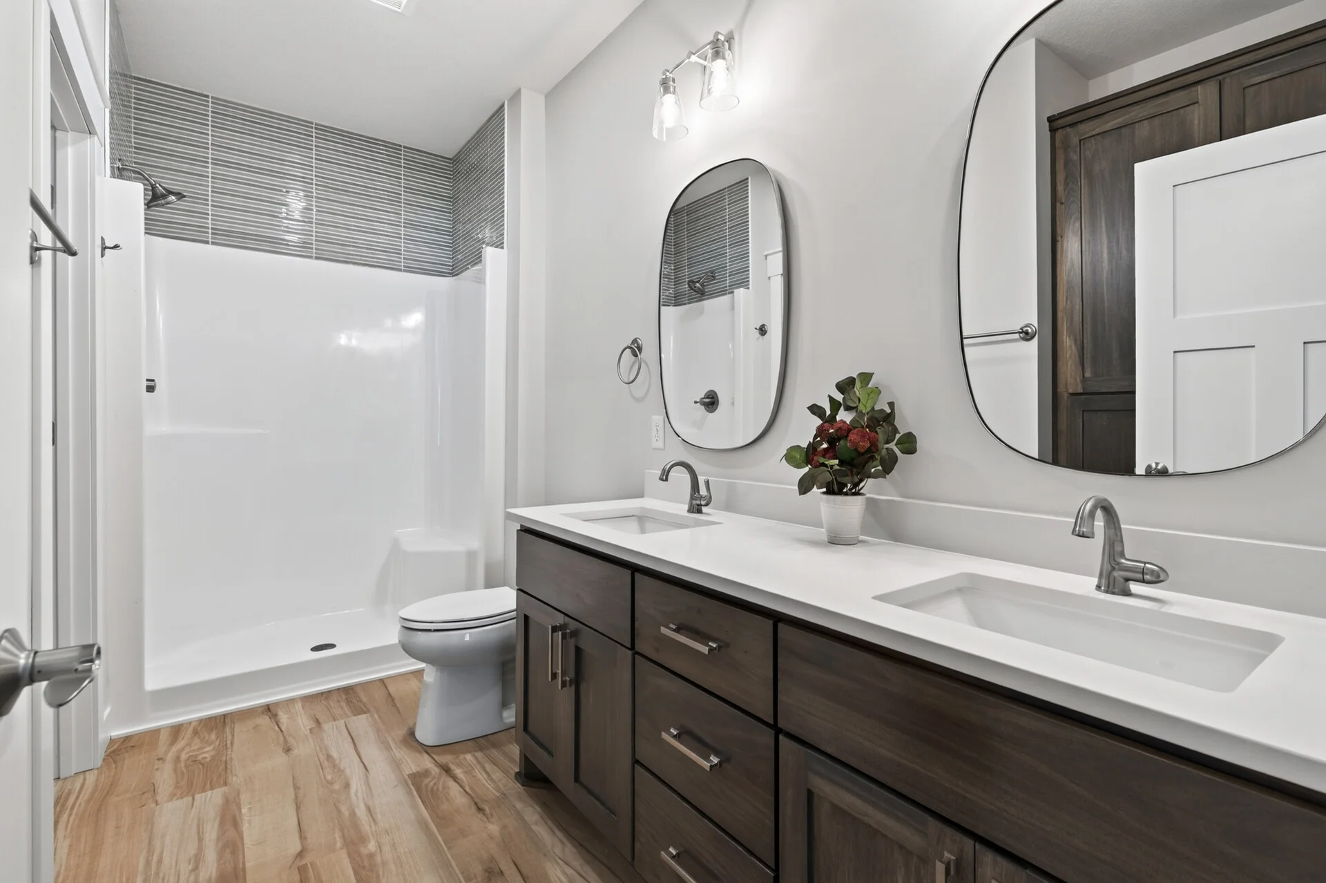 1092 Legend Lane photo 20