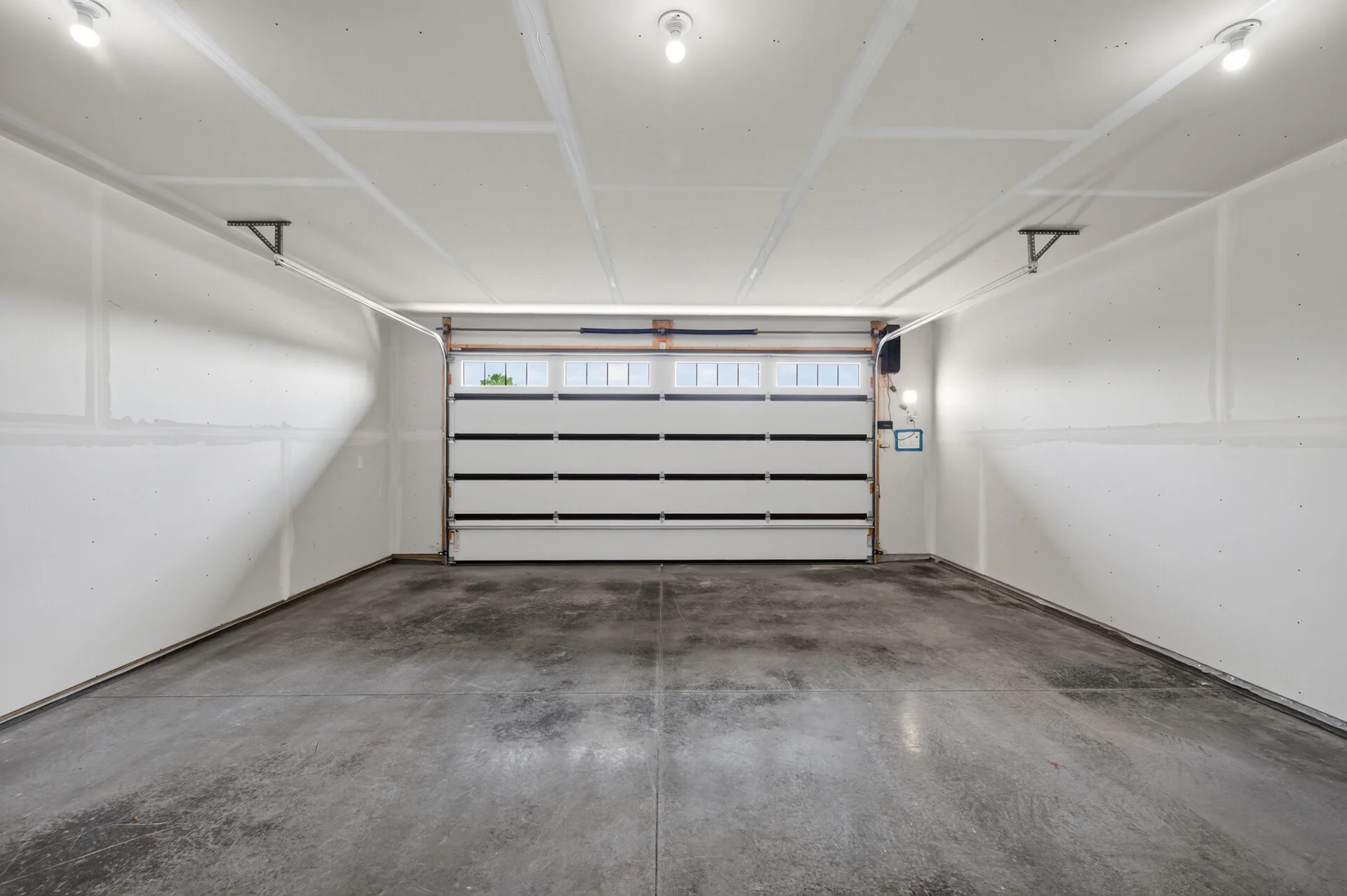 1092 Legend Lane photo 27