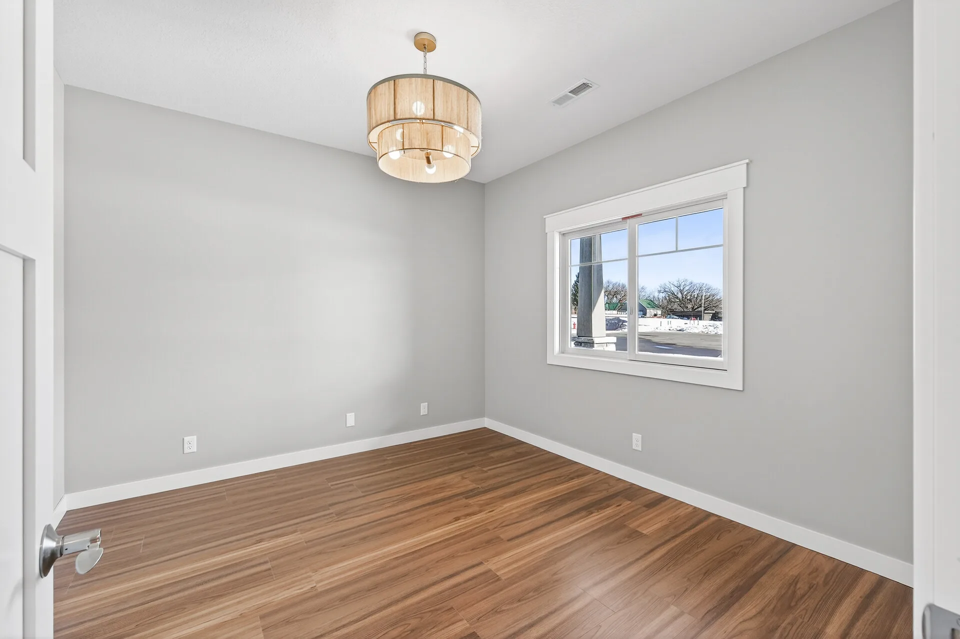 1065 Legend Lane photo 9