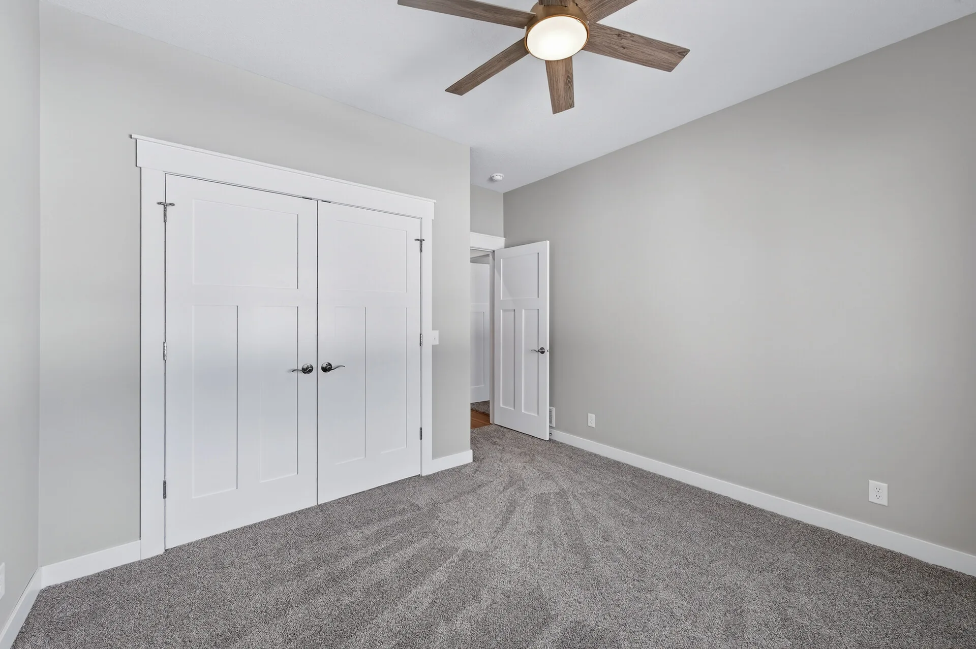 1065 Legend Lane photo 27