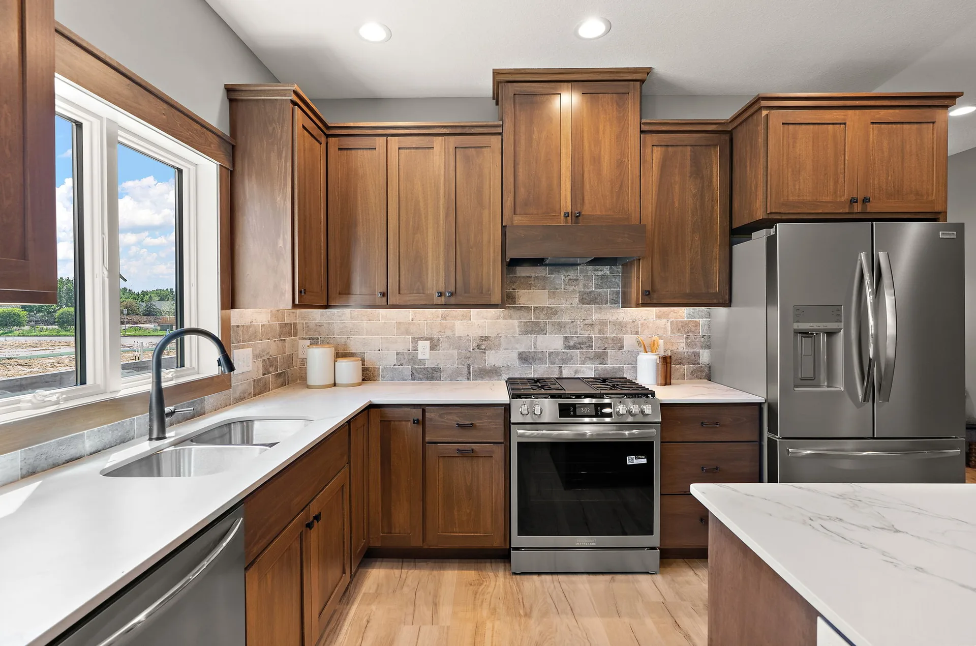1060 Legend Lane photo 23