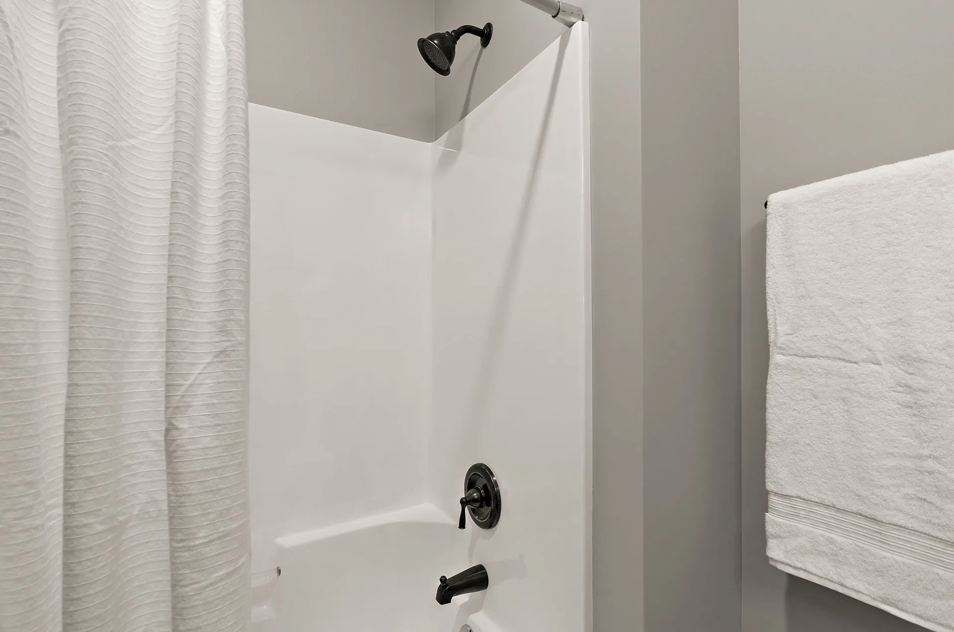 1060 Legend Lane photo 45