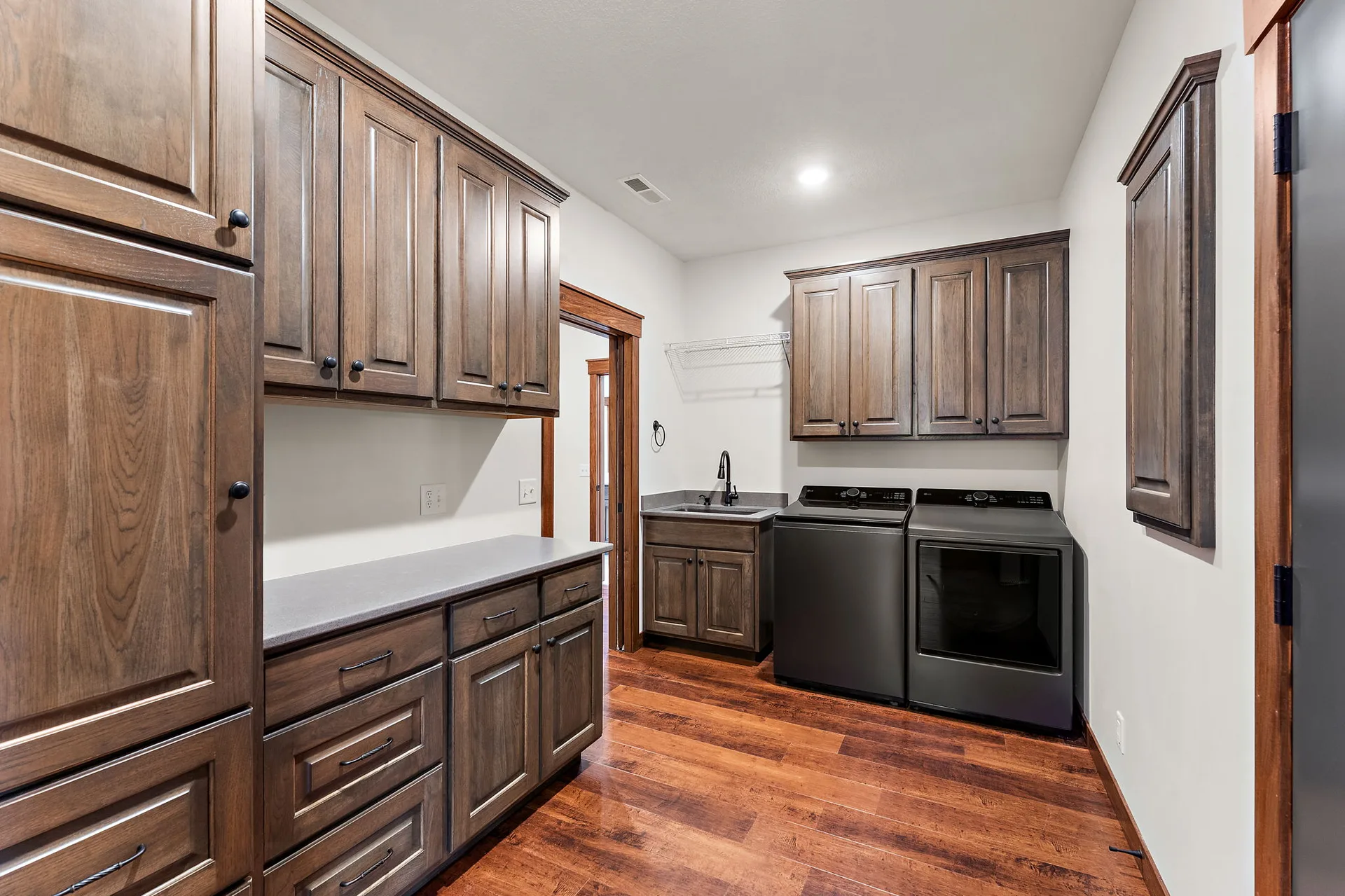 1063 Legend Lane photo 6