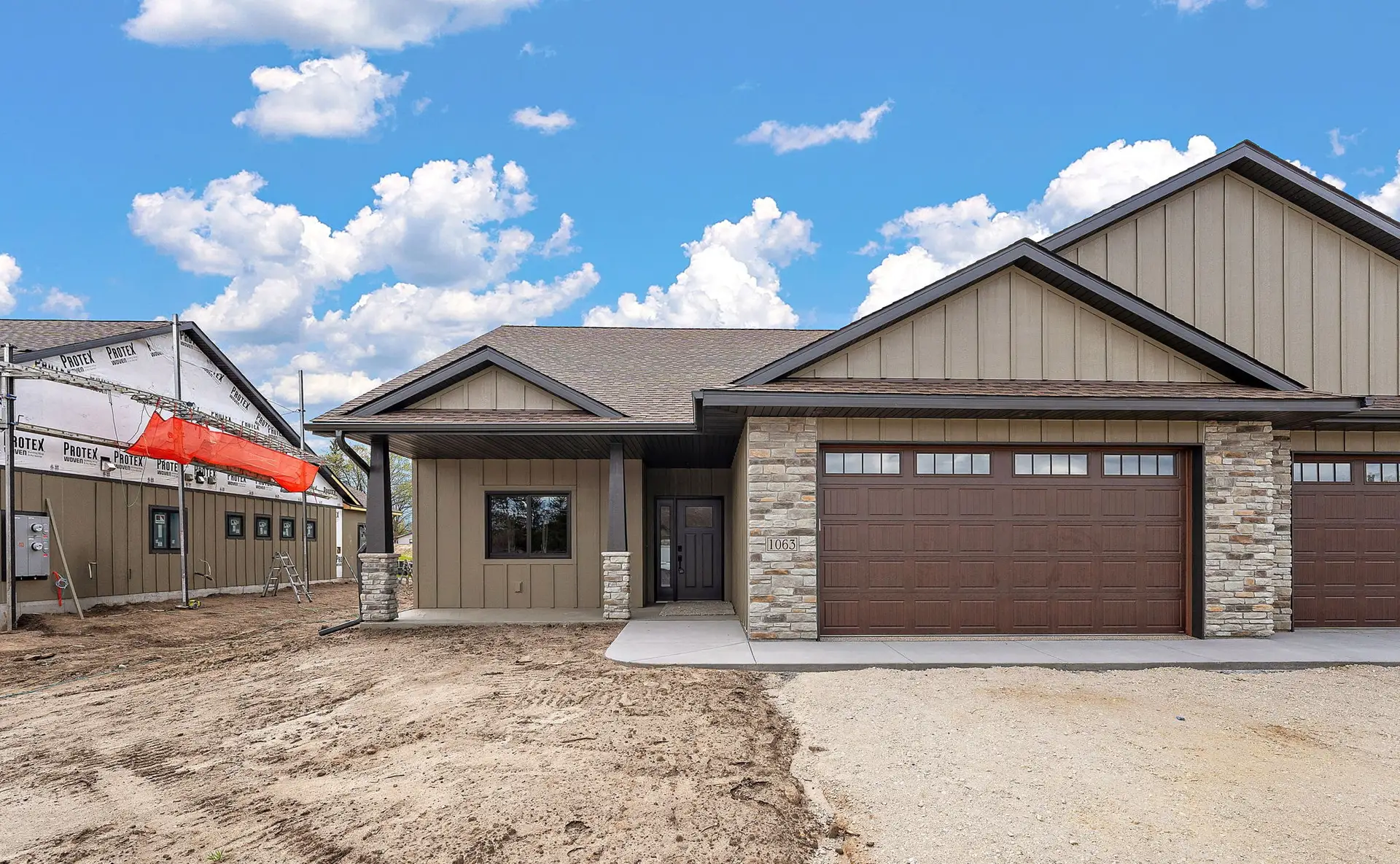 1063 Legend Lane photo 7