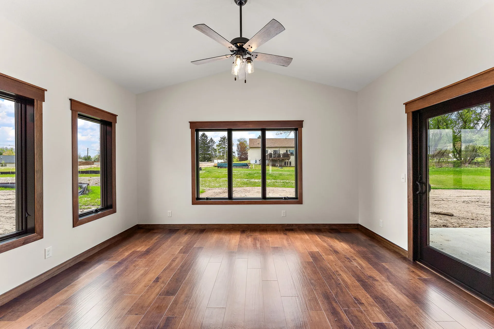 1063 Legend Lane photo 22
