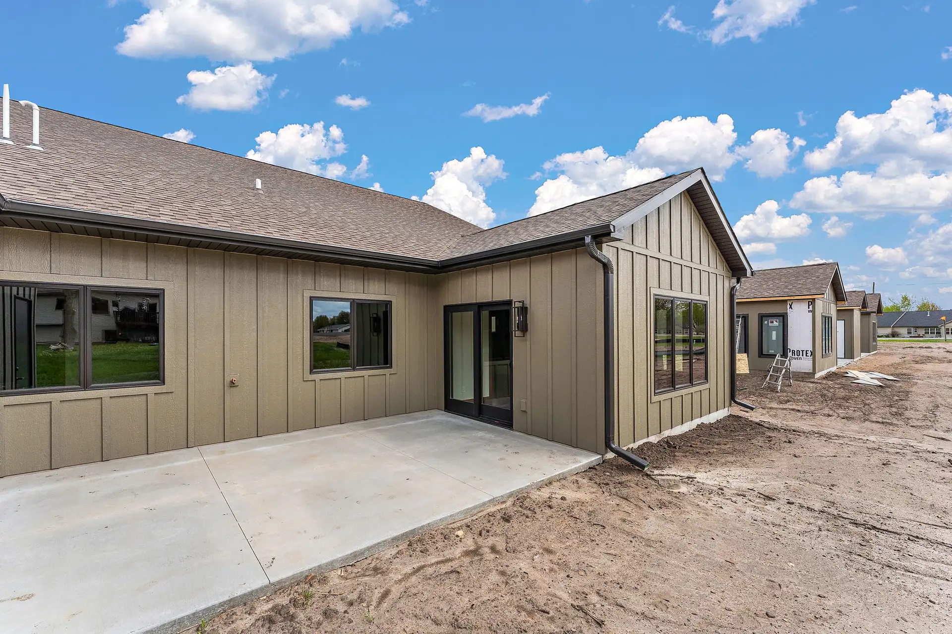1063 Legend Lane photo 35